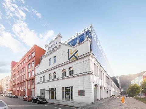 Pronájem kanceláře, Praha - Karlín, Křižíkova, 821 m2