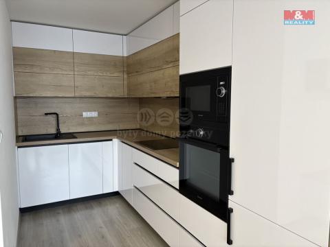 Pronájem bytu 1+kk, Pardubice - Zelené Předměstí, Pod Vinicí, 35 m2