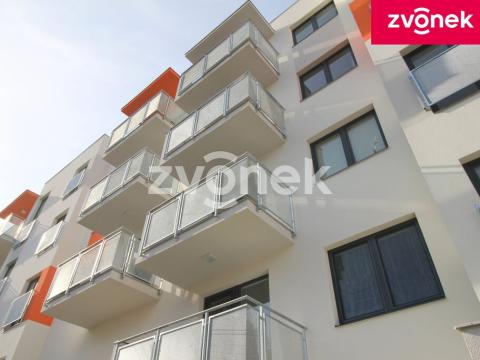 Pronájem bytu 1+kk, Zlín - Malenovice, třída Svobody, 37 m2