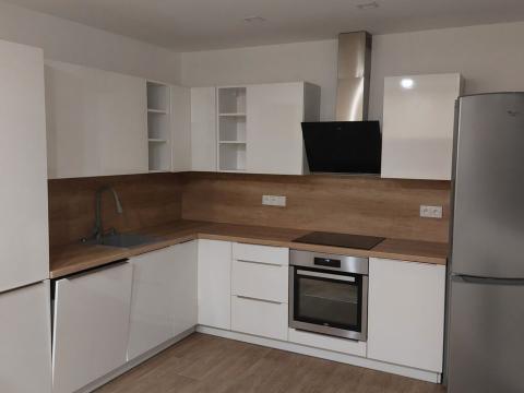 Pronájem bytu 2+kk, Pardubice - Bílé Předměstí, Schwarzovo náměstí, 48 m2