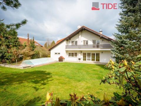 Pronájem vily, Průhonice, Jetelová, 290 m2