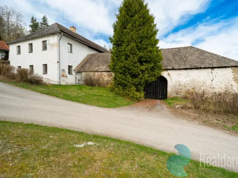 Prodej zemědělské usedlosti, Chroboly - Lučenice, 200 m2