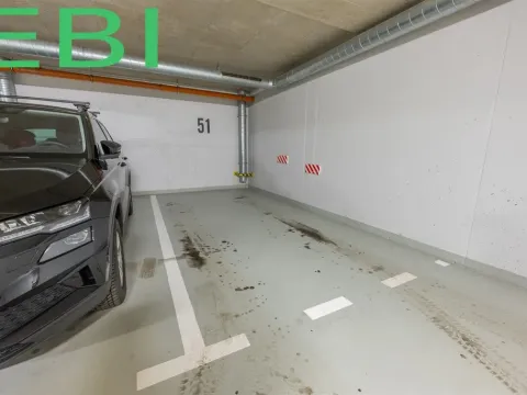 Pronájem garážového stání, Praha - Strašnice, Strančická, 16 m2