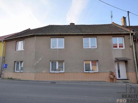 Prodej rodinného domu, Lešany, 251 m2