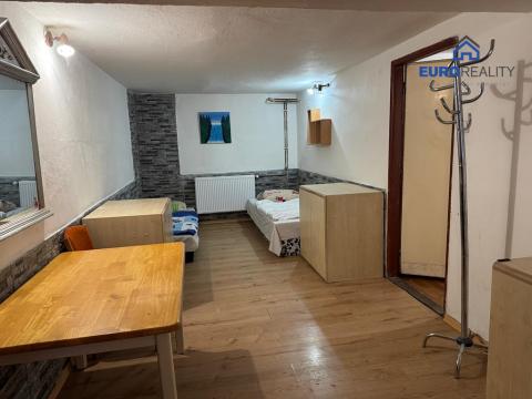 Pronájem pokoje, Planá, Sadová, 10 m2