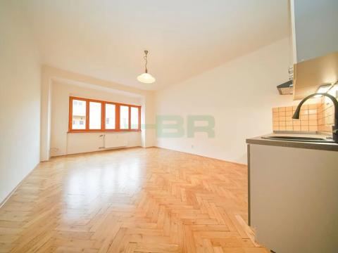 Pronájem bytu 1+kk, Praha - Vinohrady, U vinohradské nemocnice, 34 m2