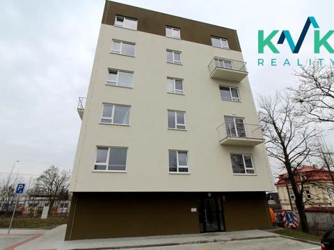 Prodej bytu 2+kk, Karlovy Vary, Dubová, 77 m2