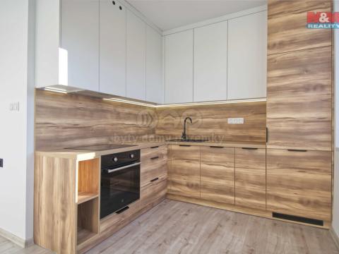 Prodej bytu 2+1, Karviná - Nové Město, Čapkova, 64 m2