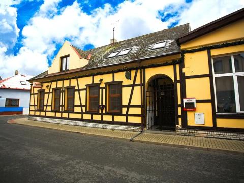 Prodej restaurace, Kladno, Štefánikova, 592 m2