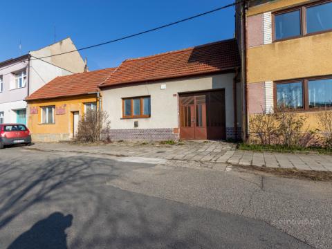 Prodej rodinného domu, Hluk, Hlavní, 92 m2