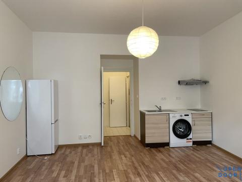 Pronájem bytu 1+kk, Praha - Vršovice, Košická, 29 m2