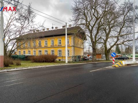 Prodej bytu 2+1, Mariánské Lázně - Úšovice, Nádražní náměstí, 68 m2