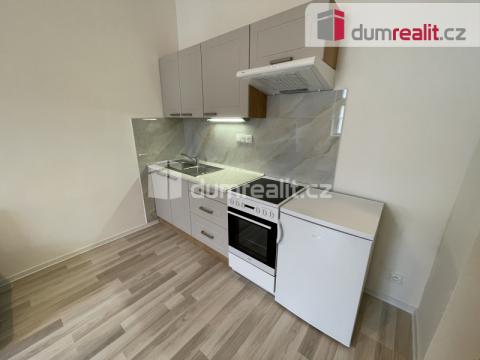 Pronájem bytu 1+kk, Praha - Smíchov, Na Skalce, 22 m2