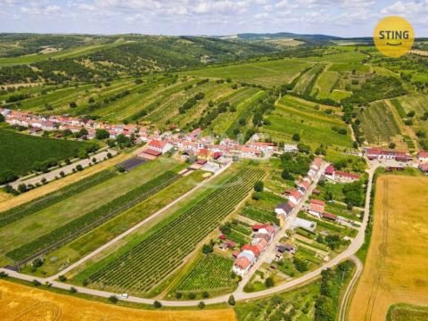 Prodej komerčního pozemku, Bořetice, 2210 m2