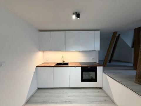Pronájem bytu 1+1, Praha - Vršovice, Rostovská, 80 m2