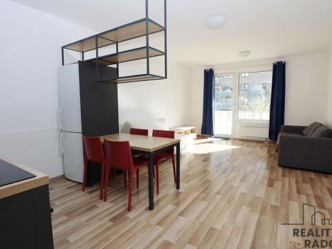 Pronájem bytu 1+kk, Praha - Strašnice, Zvěřinova, 38 m2