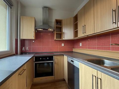 Pronájem bytu 3+1, Praha - Komořany, Za sídlištěm, 67 m2