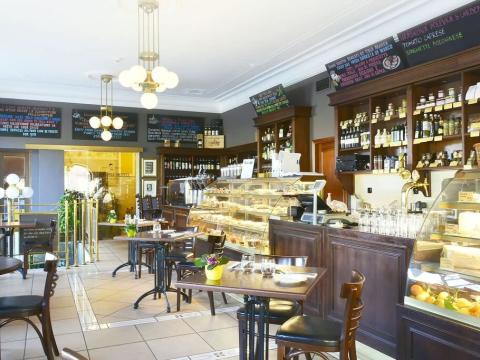Pronájem restaurace, Praha - Nusle, Ostrčilovo náměstí, 353 m2