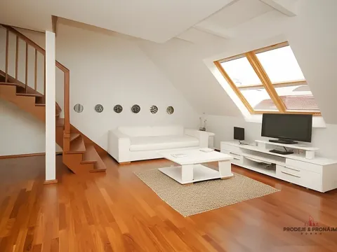 Pronájem bytu 3+kk, Praha - Vršovice, 28. pluku, 103 m2