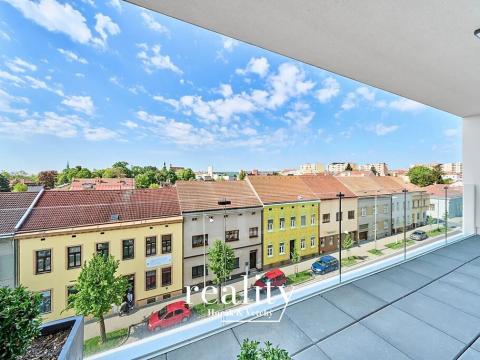 Prodej bytu 4+kk, Znojmo, Jarošova, 135 m2