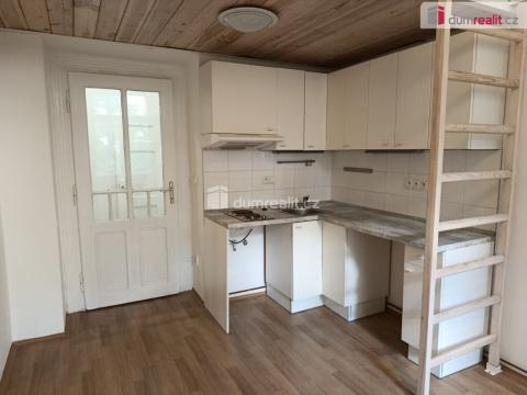 Pronájem bytu 1+kk, Praha - Vršovice, Na spojce, 22 m2