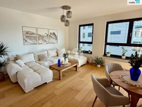 Prodej bytu 2+kk, Praha - Malešice, Azzoniho, 67 m2