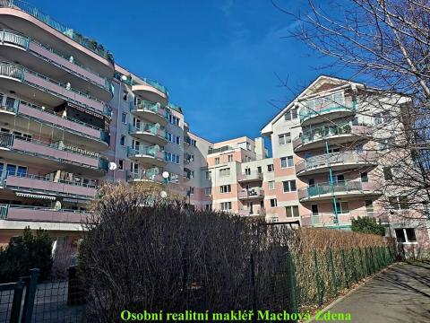 Pronájem bytu 2+kk, Praha - Strašnice, Gutova, 80 m2