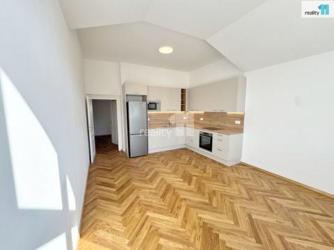 Pronájem bytu 3+kk, Praha - Karlín, Urxova, 82 m2