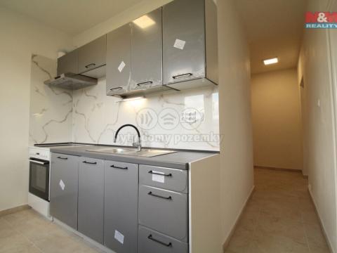 Pronájem bytu 3+1, Ostrov, Májová, 70 m2