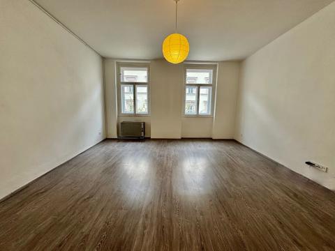 Pronájem bytu 2+1, Praha - Karlín, Křižíkova, 60 m2