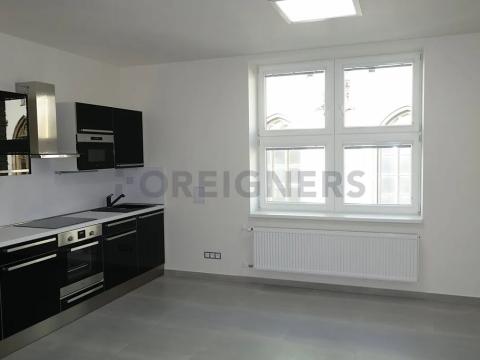 Pronájem bytu 1+kk, Brno, Jakubské náměstí, 36 m2