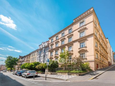 Pronájem bytu 1+1, Praha - Smíchov, Grafická, 43 m2