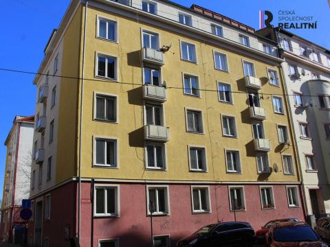 Pronájem bytu 2+1, Karlovy Vary, K. Čapka, 56 m2