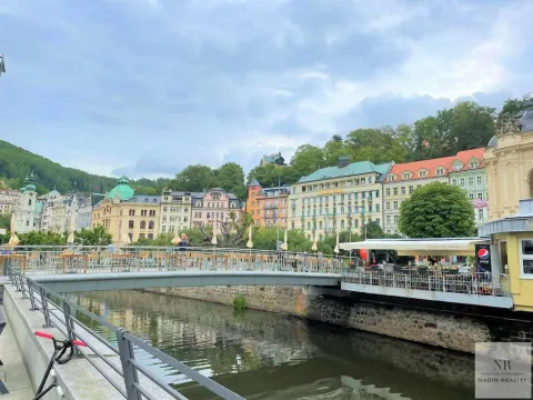 Pronájem obchodního prostoru, Karlovy Vary, Divadelní náměstí, 200 m2