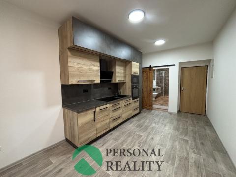 Pronájem bytu 2+kk, Chlumec nad Cidlinou, Klicperovo náměstí, 45 m2