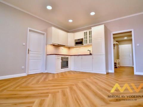 Pronájem bytu 2+kk, Hradec Králové, Masarykovo náměstí, 54 m2