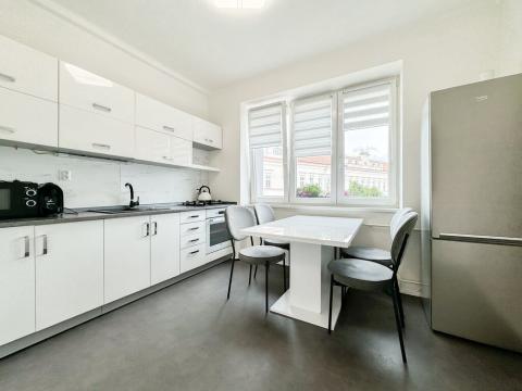 Pronájem bytu 2+kk, Praha - Libeň, Chlumčanského, 40 m2