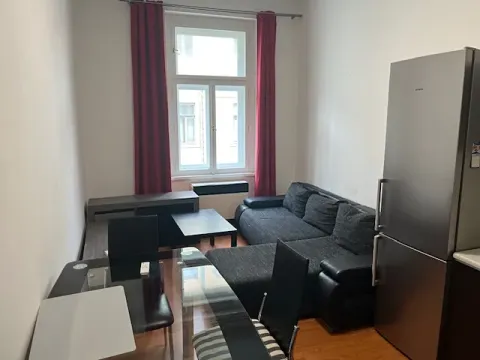Pronájem bytu 2+kk, Praha - Karlín, Pernerova, 46 m2
