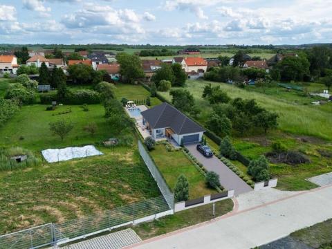 Prodej pozemku pro bydlení, Kozomín, 1361 m2