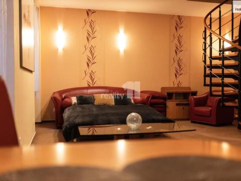 Pronájem bytu 2+kk, Praha - Nové Město, Samcova, 66 m2