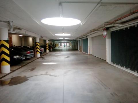 Pronájem garážového stání, Hradec Králové, třída Edvarda Beneše, 6 m2