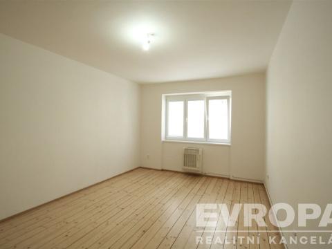 Pronájem bytu 1+kk, Praha - Nusle, U družstva Život, 31 m2