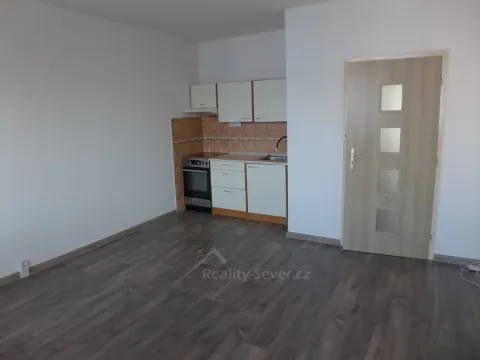 Pronájem bytu 2+kk, Česká Lípa, Jihlavská, 42 m2