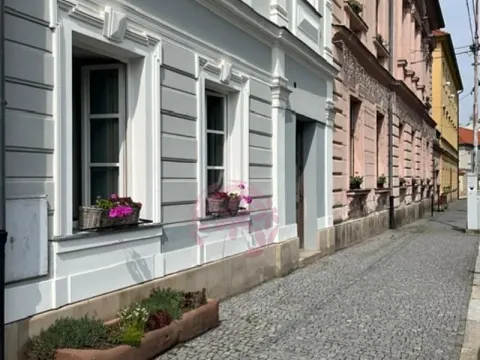 Pronájem restaurace, Kostelec nad Černými lesy, náměstí Smiřických, 75 m2