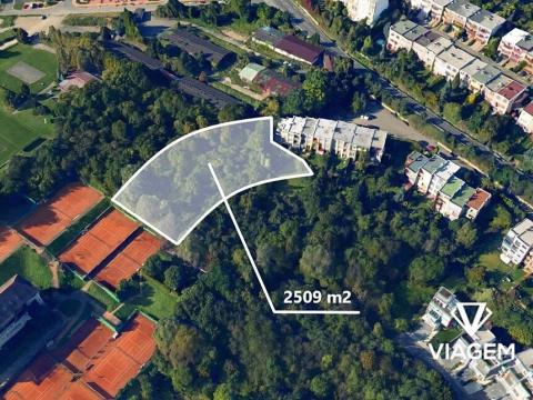 Prodej podílu pozemku pro bydlení, Praha - Smíchov, 65 m2