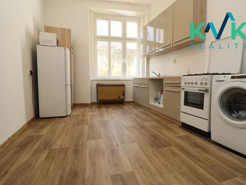 Prodej bytu 1+1, Karlovy Vary, Moravská, 36 m2