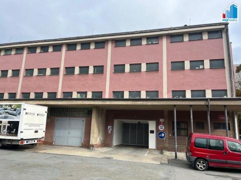 Prodej garážového stání, Plzeň, Tomanova, 12 m2