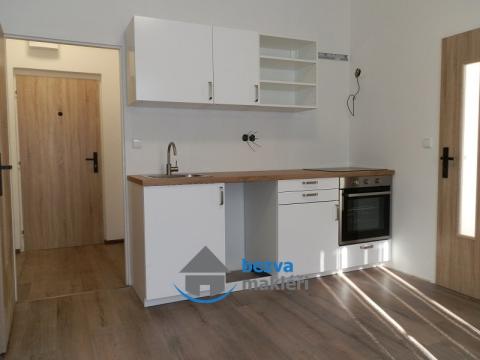 Pronájem bytu 2+1, Skuteč, Školní, 50 m2