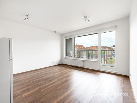 Pronájem bytu 1+kk, Praha - Vysočany, Střídavá, 34 m2