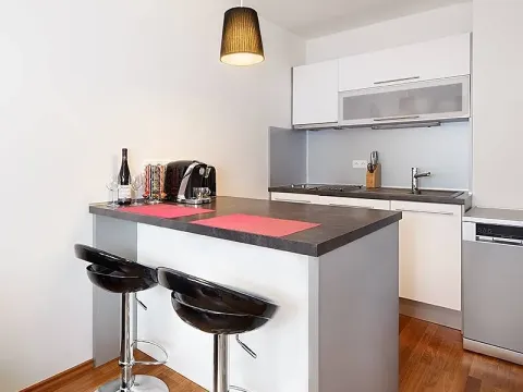 Pronájem bytu 2+kk, Praha - Břevnov, Vodňanského, 35 m2